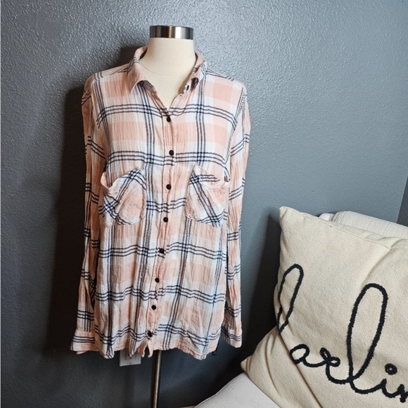 Free People pink button down shirt with blue cotton backing size small - Picture 2 of 4